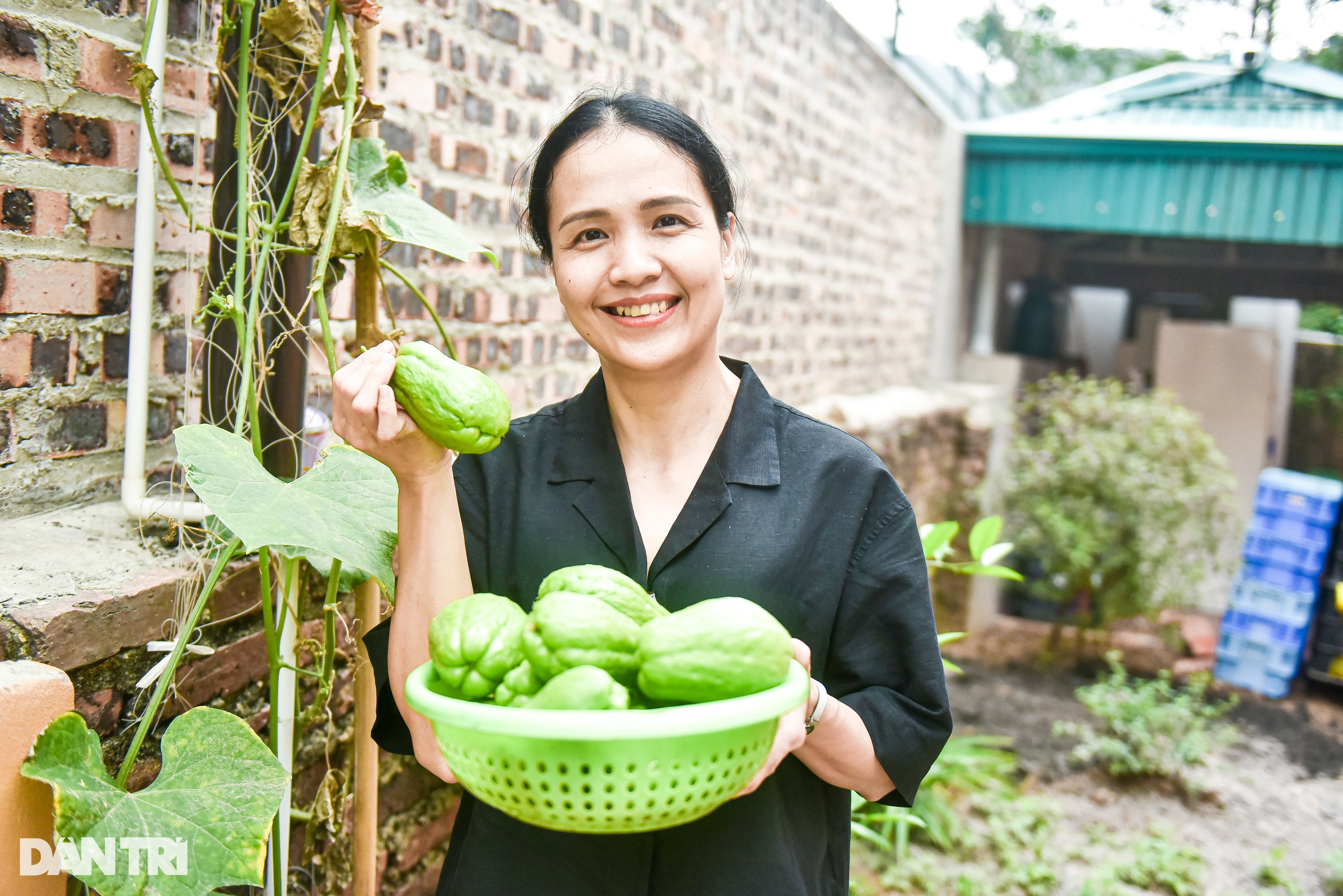 Ngôi nhà phong cách châu Âu, ngập hương hoa của nữ giáo viên Hà Nội - 8