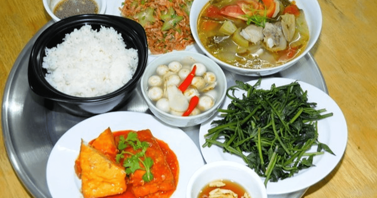 Người Việt nên quay về với bữa ăn truyền thống